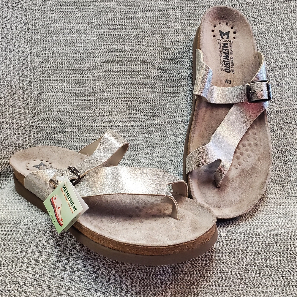 NEW w/ Tags Mephisto Silver Helen Toe Loop Sandals
